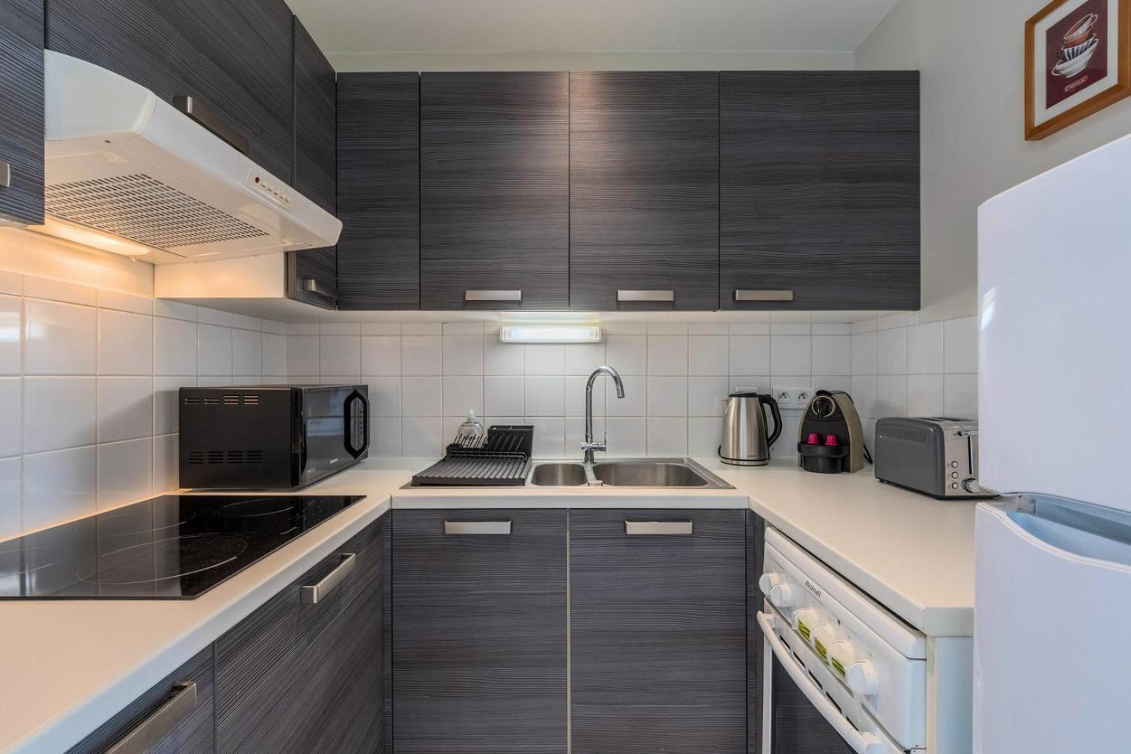 One Bedroom At The Foot Of The Stations Rijsel