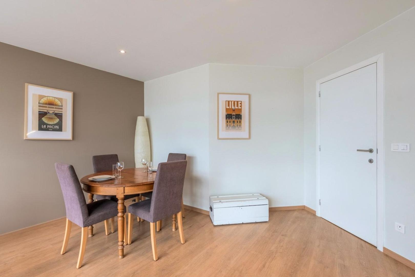 One Bedroom At The Foot Of The Stations * Rijsel